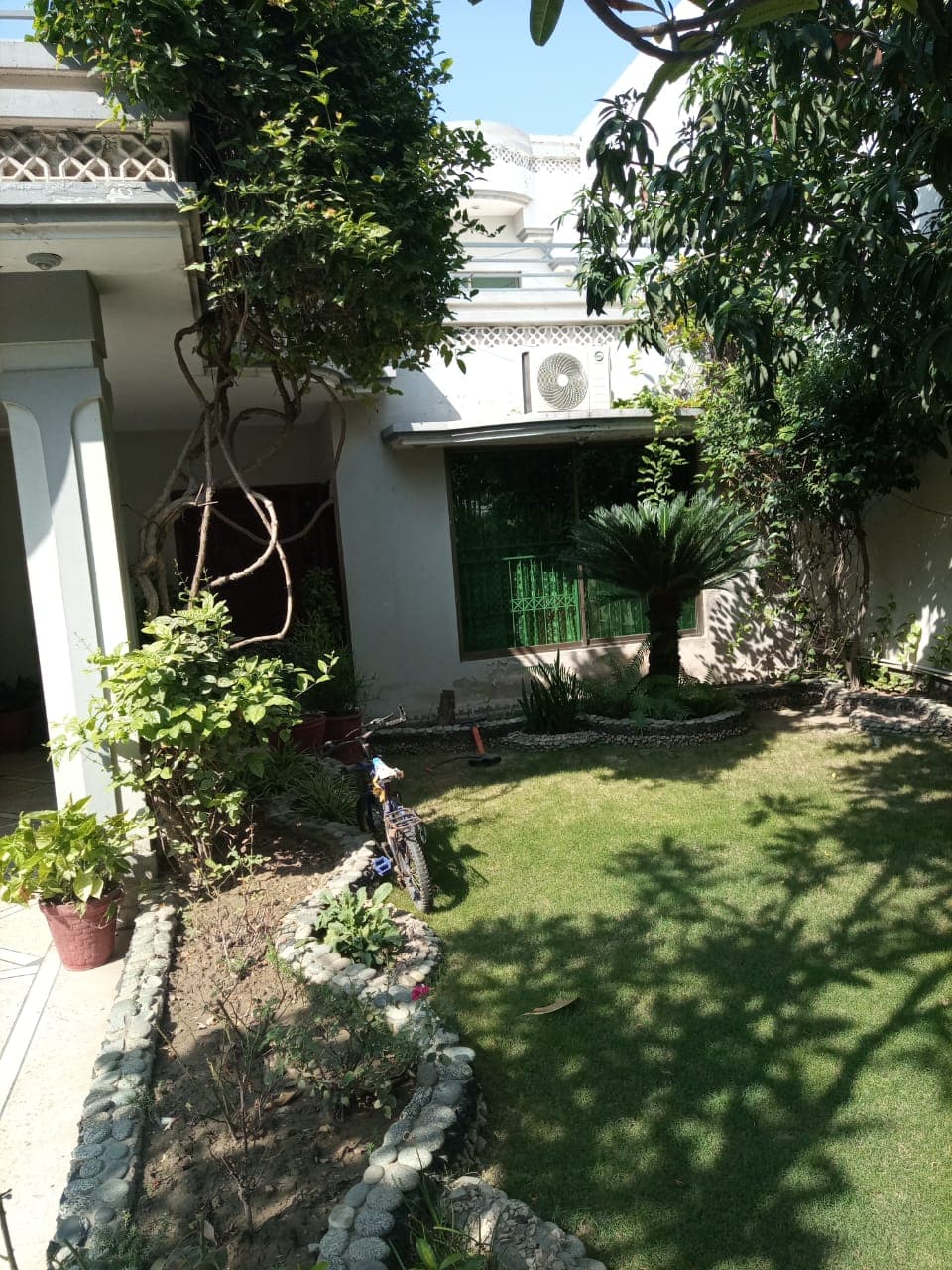1 Kanal Furnished House for Sale — 1 kanal House in Sector G-3 , near Emporium Mall, Expo Road , Johar Town