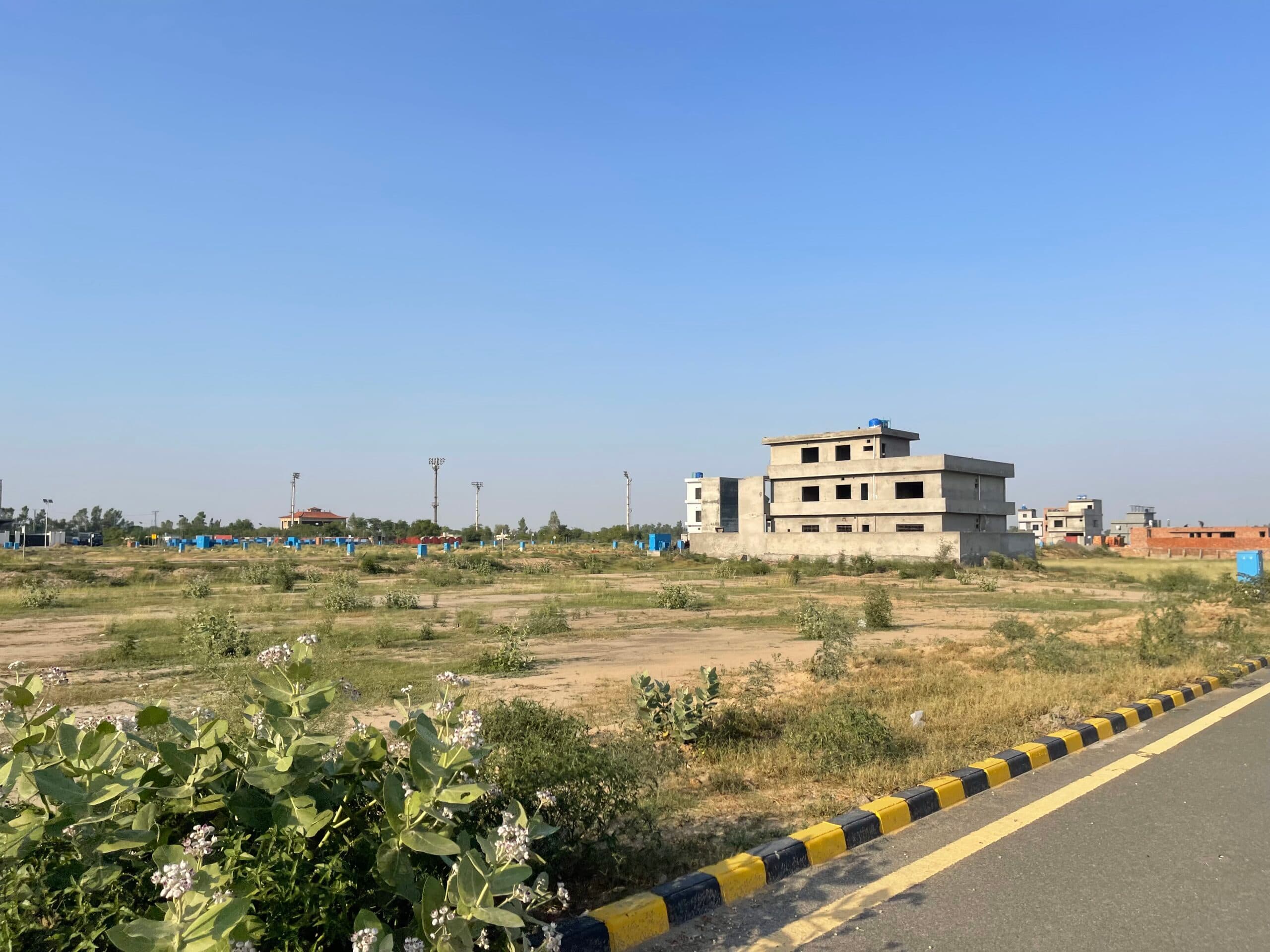 10 Marla , F1-ll — 10 Marla Residential Plot in boulevard Near park
