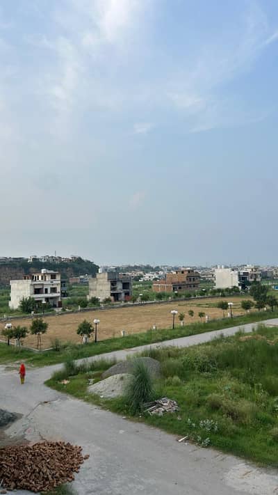 Abu Bakar J14 — 7 Marla Commercial Property in near boulevard football ground & filtration plant