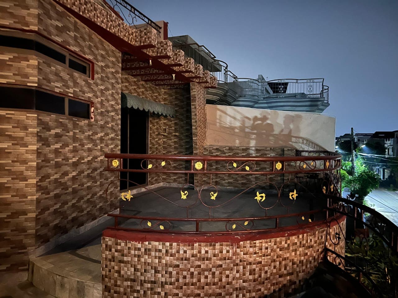 10 Marla House for sale in Wapda Town , lahore — 10 Marla House in Wapda Town , lahore